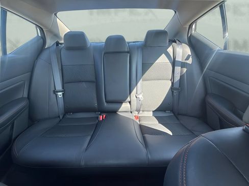 Used 2025 Nissan Altima 2.5 SR FWD image 7