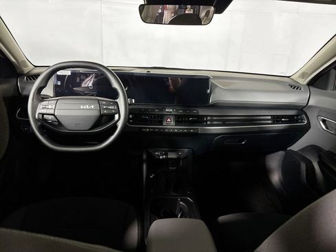 New 2025 Kia K4 LXS image 12