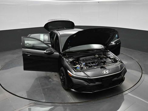 New 2026 Hyundai Elantra SEL Sport FWD image 41
