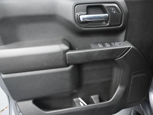 Used 2022 Chevrolet Silverado 1500 Custom w/ Safety Confidence Package AWD/4WD image 11