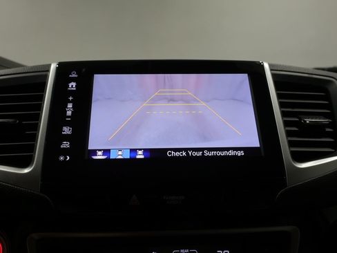 Used 2017 Honda Pilot Touring image 27