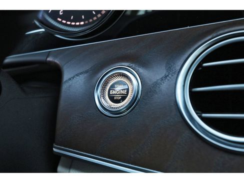 Used 2017 Mercedes-Benz E 400 4MATIC Wagon image 29