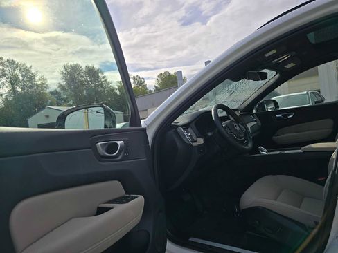 Used 2026 Volvo XC60 B5 Plus w/ Climate Package AWD/4WD image 20