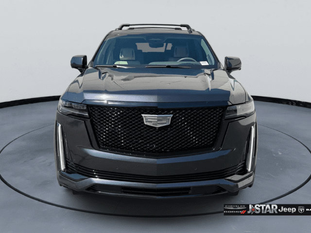 Used 2024 Cadillac Escalade ESV Sport Platinum w/ LPO, ONYX Package AWD/4WD image 2