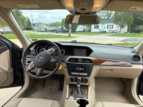 Used 2012 Mercedes-Benz C 300 4MATIC Sedan w/ Premium 1 Pkg image 9