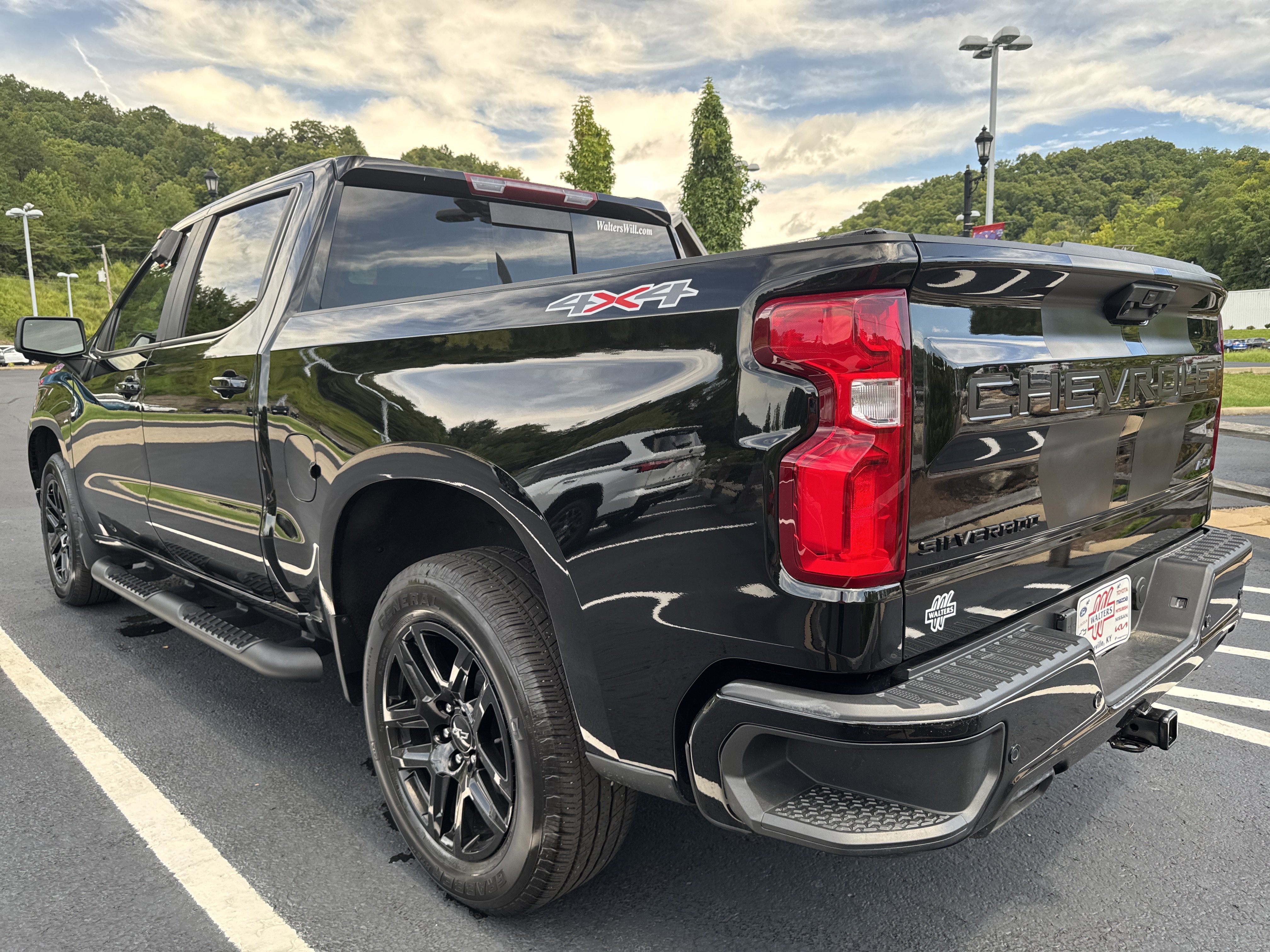 Used 2023 Chevrolet Silverado 1500 RST w/ RST All Star Premium Package AWD/4WD image 5