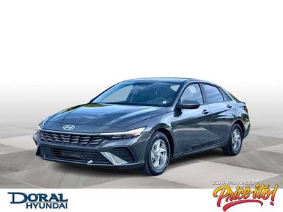 Used 2025 Hyundai Elantra SE
