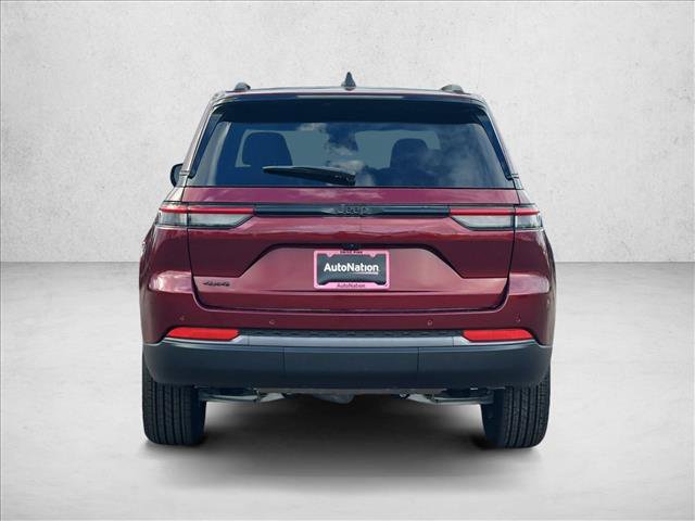 Used 2026 Jeep Grand Cherokee Altitude AWD/4WD image 7