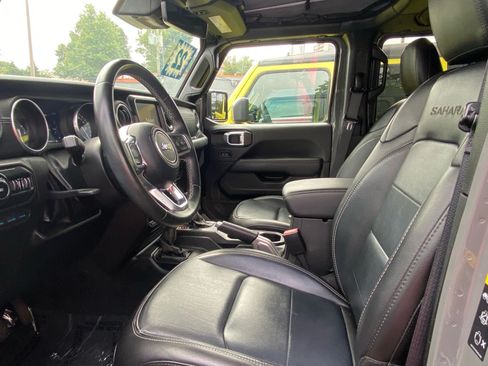 Used 2022 Jeep Wrangler Unlimited Sahara w/ Safety Group AWD/4WD image 9