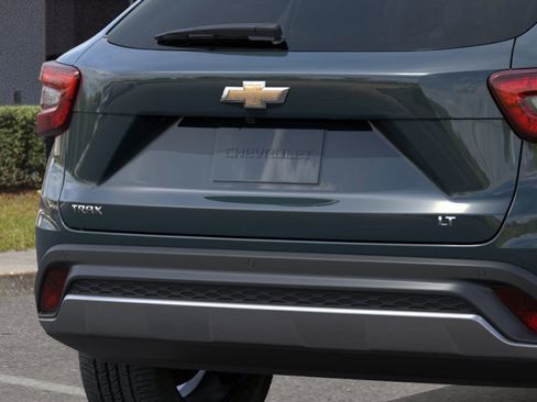 New 2026 Chevrolet Trax LT w/ Driver Confidence Package image 14