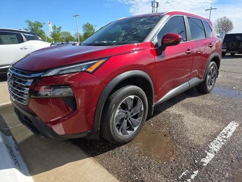 Certified 2025 Nissan Rogue SV w/ SV Premium Package image 3