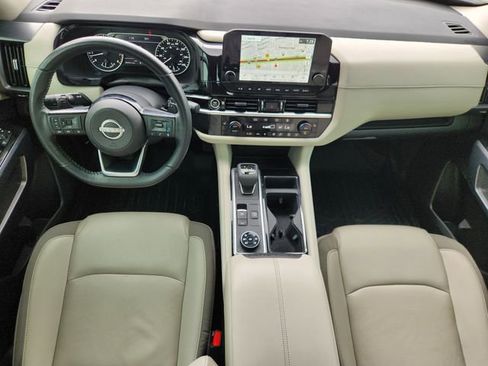 Used 2023 Nissan Pathfinder SL AWD/4WD image 26
