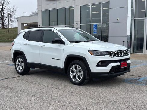 New 2026 Jeep Compass Latitude image 2