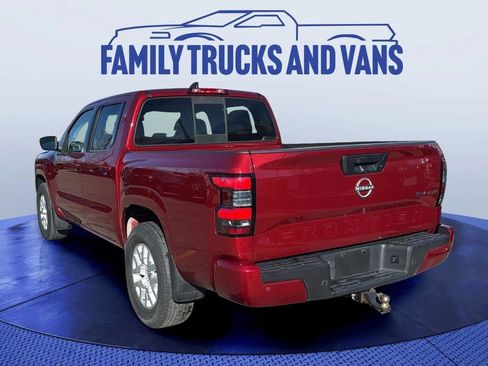 Used 2022 Nissan Frontier SV image 3