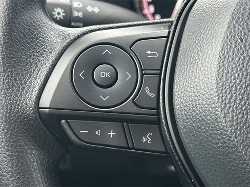 Used 2025 Toyota RAV4 XLE image 27