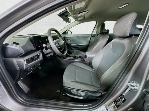 Used 2025 Kia K4 LXS image 13