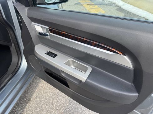 Used 2009 Chrysler Sebring Limited image 16