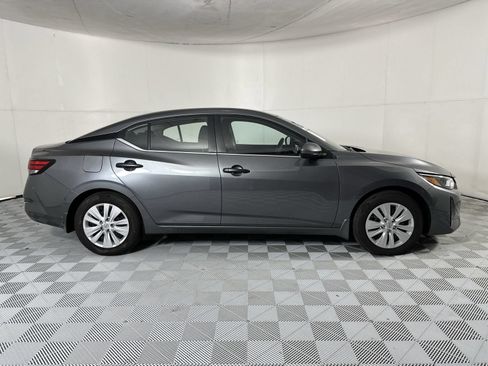 Used 2025 Nissan Sentra S FWD image 9
