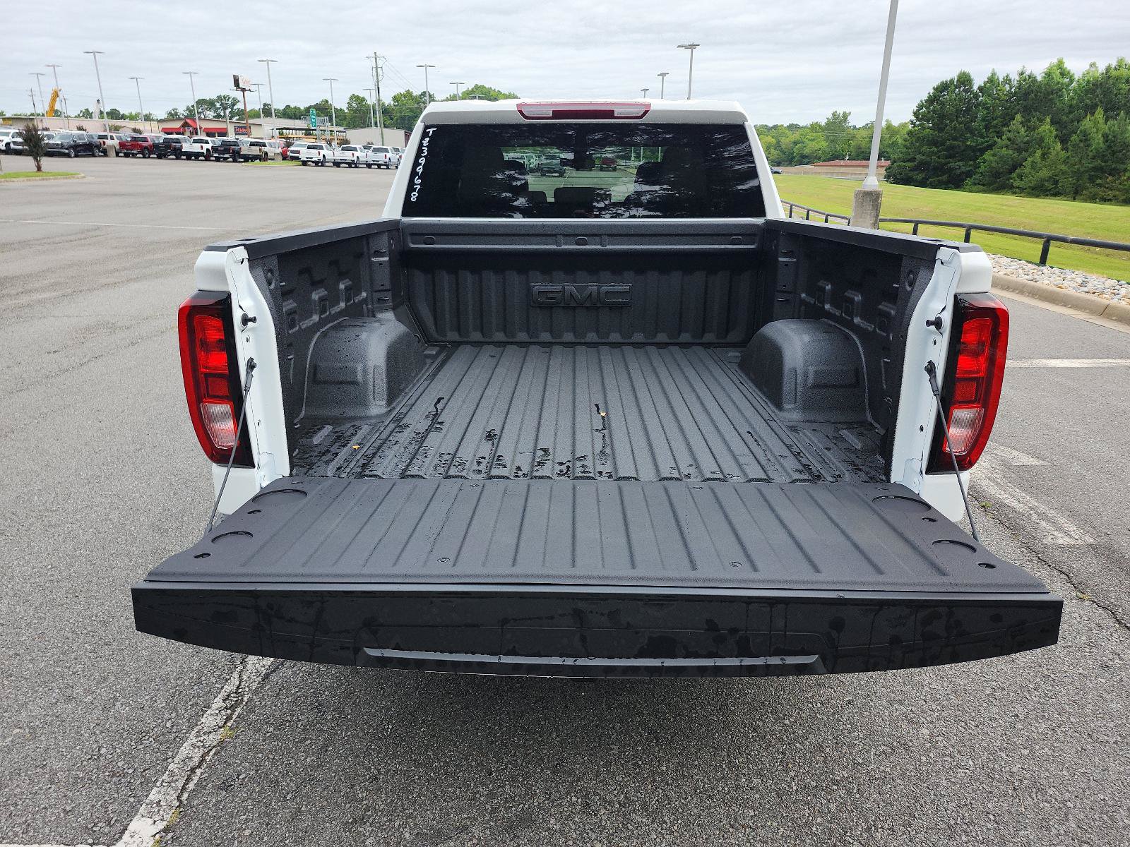 New 2026 GMC Sierra 1500 SLE AWD/4WD image 10