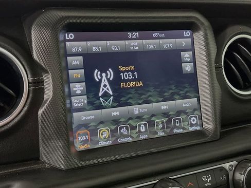 Used 2021 Jeep Wrangler Unlimited Sahara AWD/4WD image 17