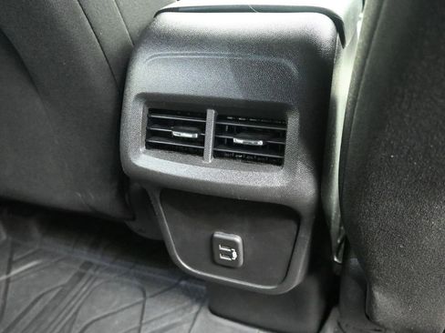 Used 2023 Chevrolet Equinox LS w/ LS Convenience Package image 18