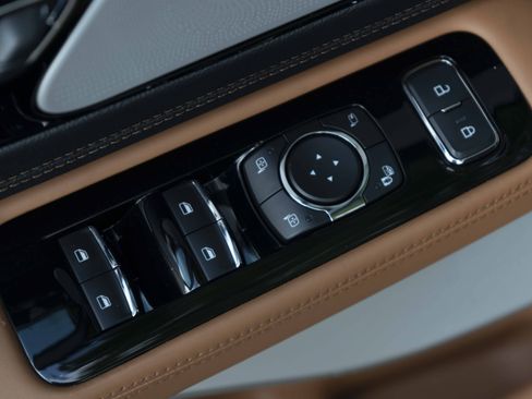 Used 2025 Lincoln Aviator Black Label AWD/4WD image 36