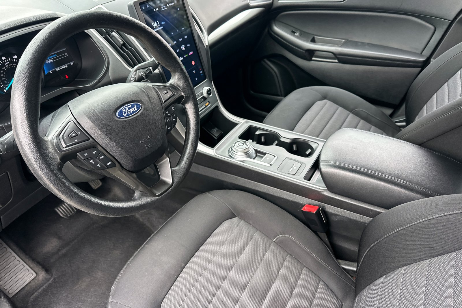 Used 2022 Ford Edge SE w/ Black Appearance Package AWD/4WD image 9