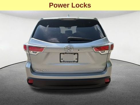 Used 2016 Toyota Highlander Plus AWD/4WD image 11