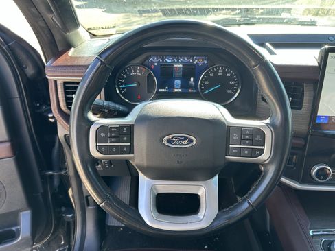 Used 2023 Ford Expedition Limited image 20