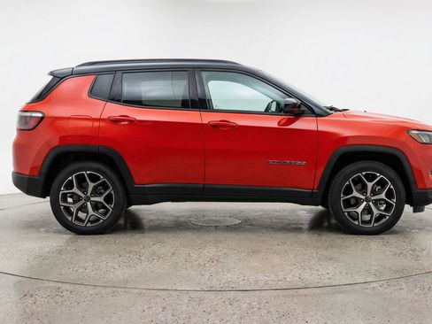 Used 2025 Jeep Compass Limited AWD/4WD image 11