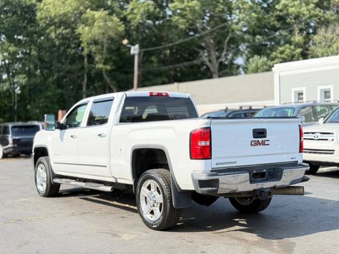 Used 2016 GMC Sierra 2500 SLT w/ Duramax Plus Package AWD/4WD image 6