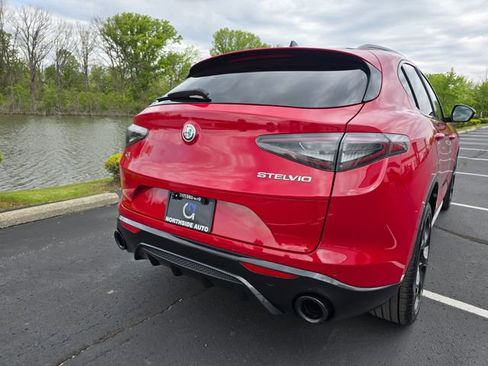 Used 2024 Alfa Romeo Stelvio Veloce AWD/4WD image 7
