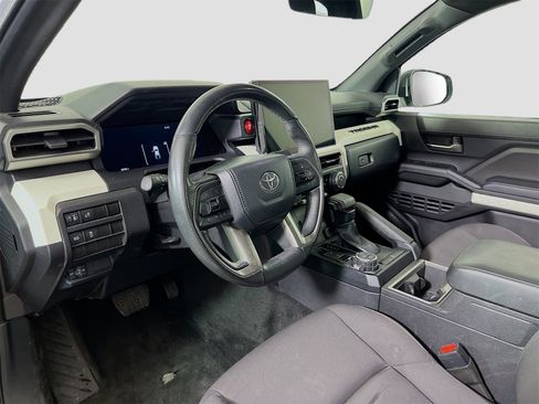 Used 2024 Toyota Tacoma TRD Off-Road image 9