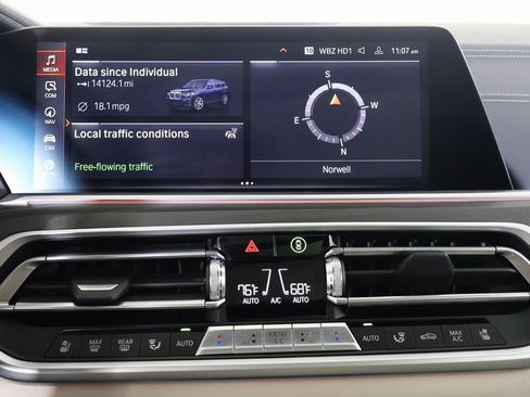 Used 2022 BMW X7 M50i image 8