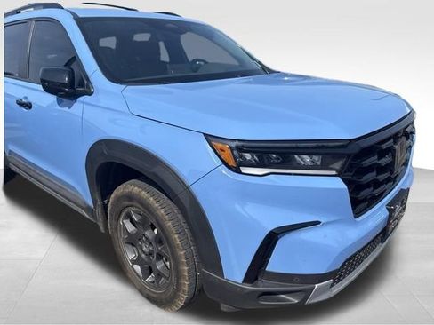 Used 2023 Honda Pilot TrailSport image 10