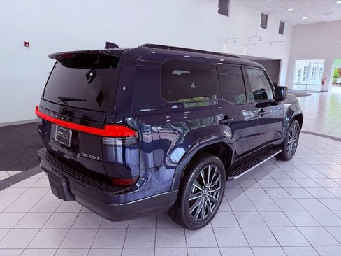 Used 2024 Lexus GX 550 w/ Accessory Package (2T) AWD/4WD image 17