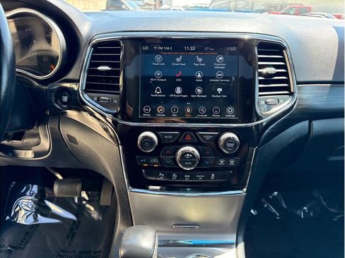 Used 2021 Jeep Grand Cherokee Laredo X image 7