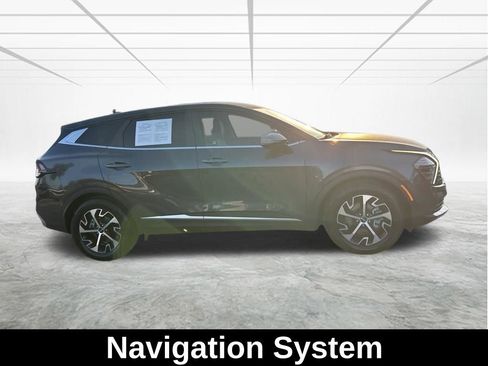 Used 2024 Kia Sportage EX FWD image 4