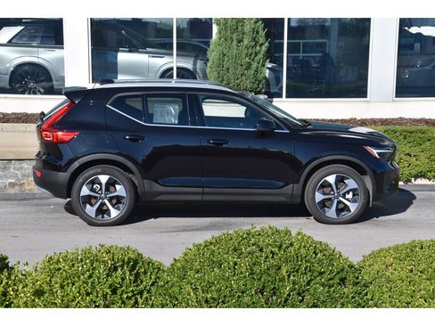 Certified 2025 Volvo XC40 B5 Core w/ Protection Package Premier image 2