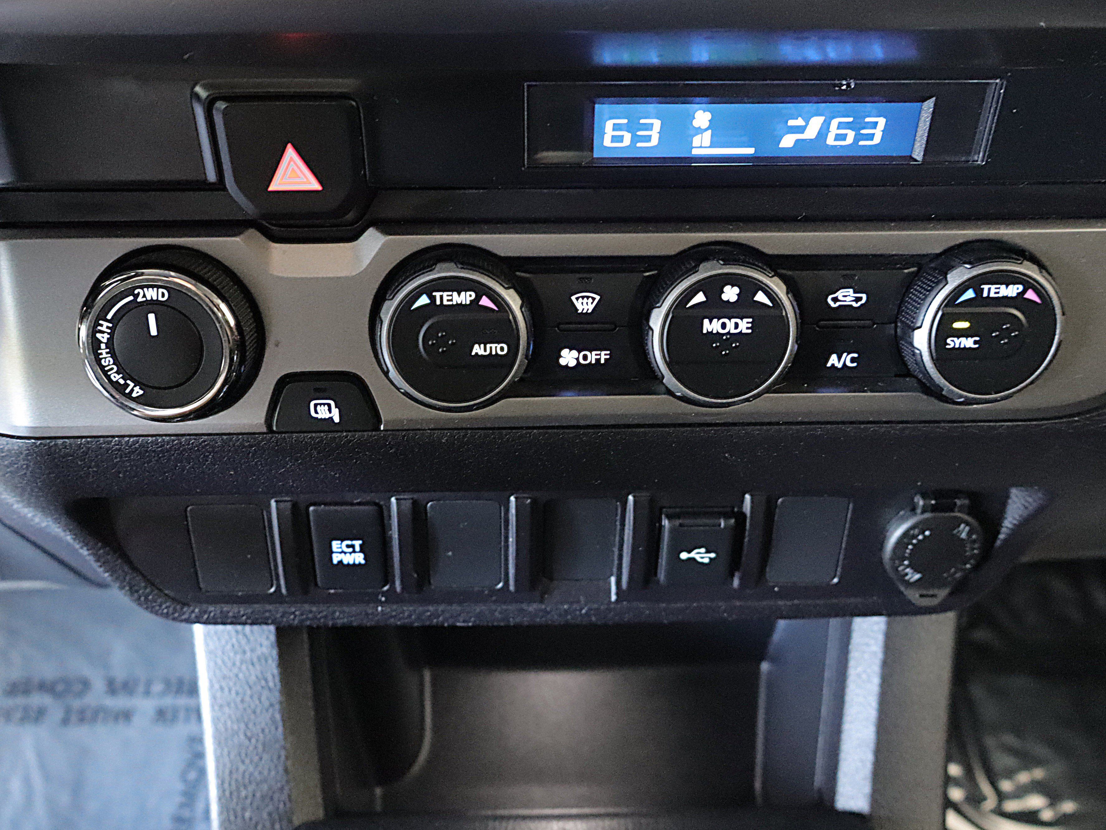 Used 2022 Toyota Tacoma SR5 AWD/4WD image 17