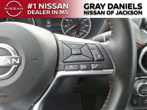 Used 2025 Nissan Sentra SR FWD image 14