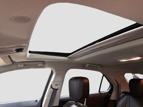 Used 2016 Chevrolet Equinox LTZ w/ Enhanced Convenience Package image 17