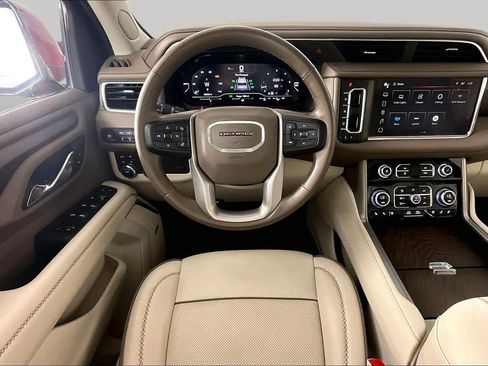 Used 2023 GMC Yukon XL Denali AWD/4WD image 6