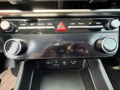 Used 2025 Hyundai Santa Cruz SEL AWD/4WD image 24