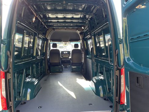 New 2025 Mercedes-Benz Sprinter 2500 image 15