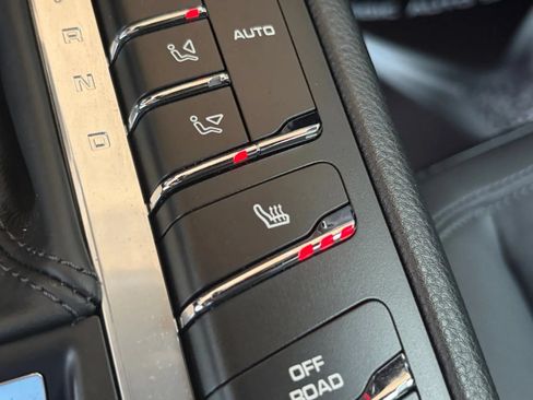Used 2018 Porsche Macan S AWD/4WD image 25