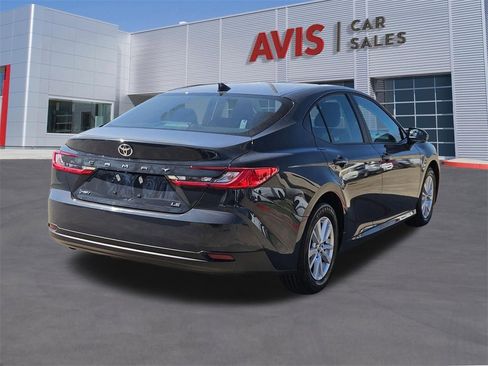 Used 2025 Toyota Camry LE image 6