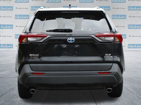 Used 2021 Toyota RAV4 XLE w/ Convenience Package image 7