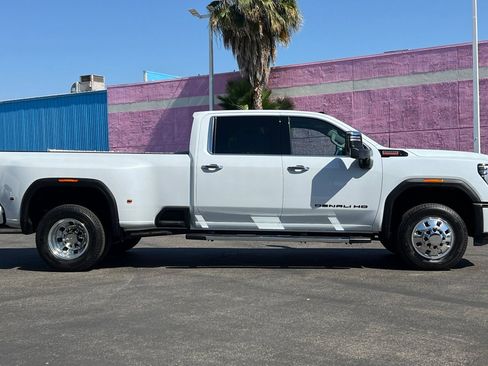 New 2026 GMC Sierra 3500 Denali w/ Denali Reserve Package AWD/4WD image 3
