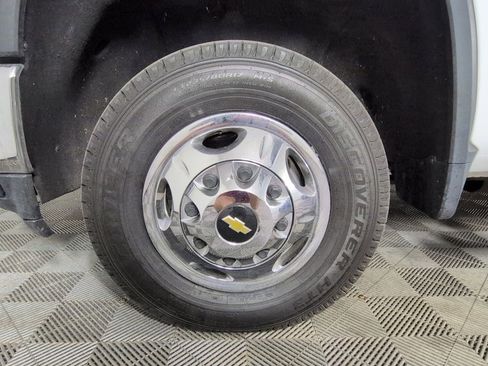 Used 2022 Chevrolet Silverado 3500 LT w/ Convenience Package AWD/4WD image 9